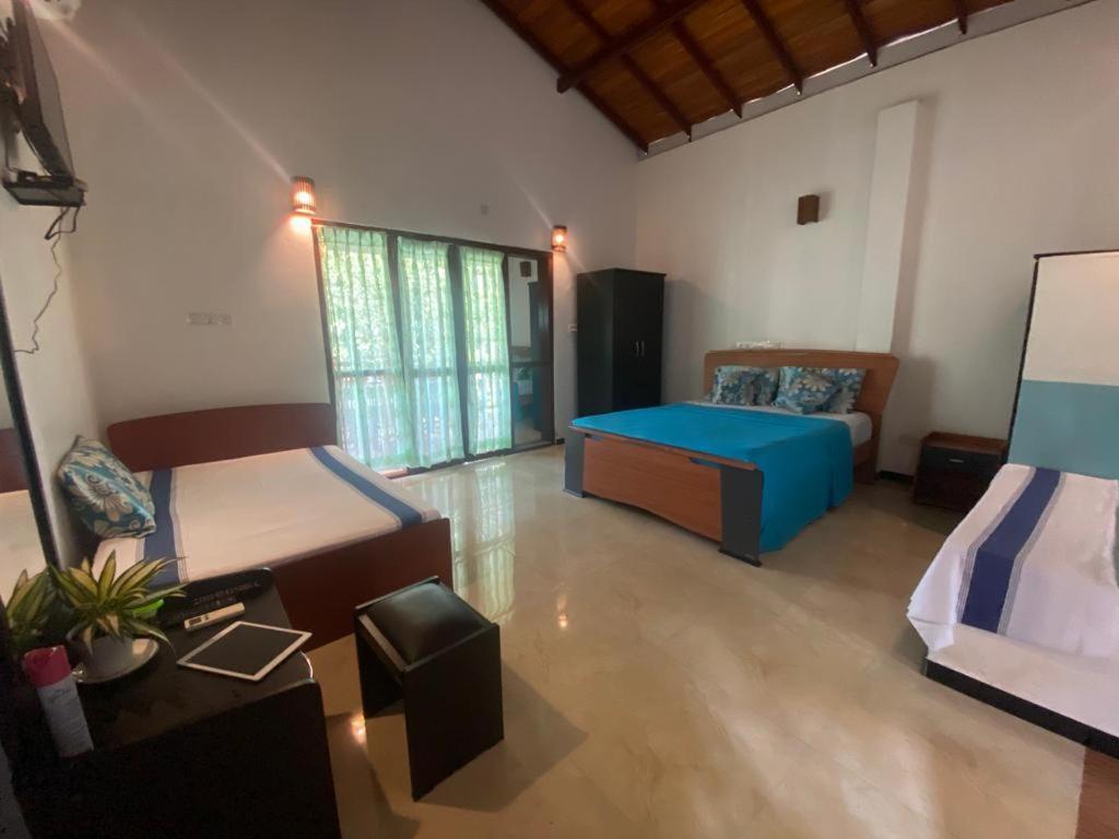 Azzurra Hikkaduwa Villa Bagian luar foto