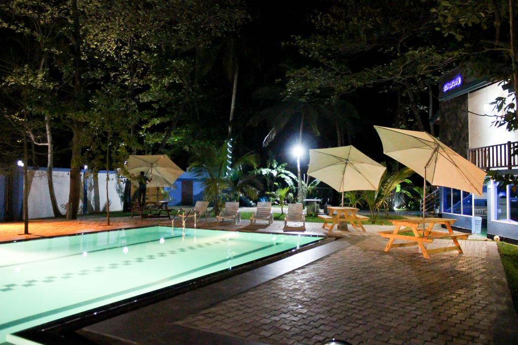 Azzurra Hikkaduwa Villa Bagian luar foto