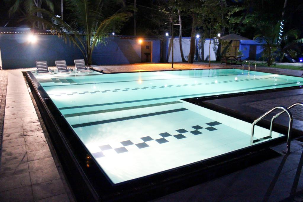 Azzurra Hikkaduwa Villa Bagian luar foto