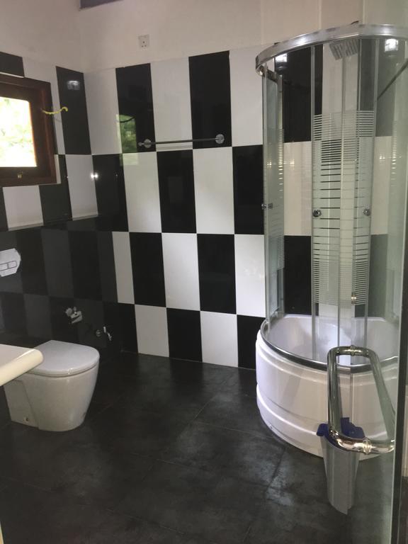 Azzurra Hikkaduwa Villa Bagian luar foto